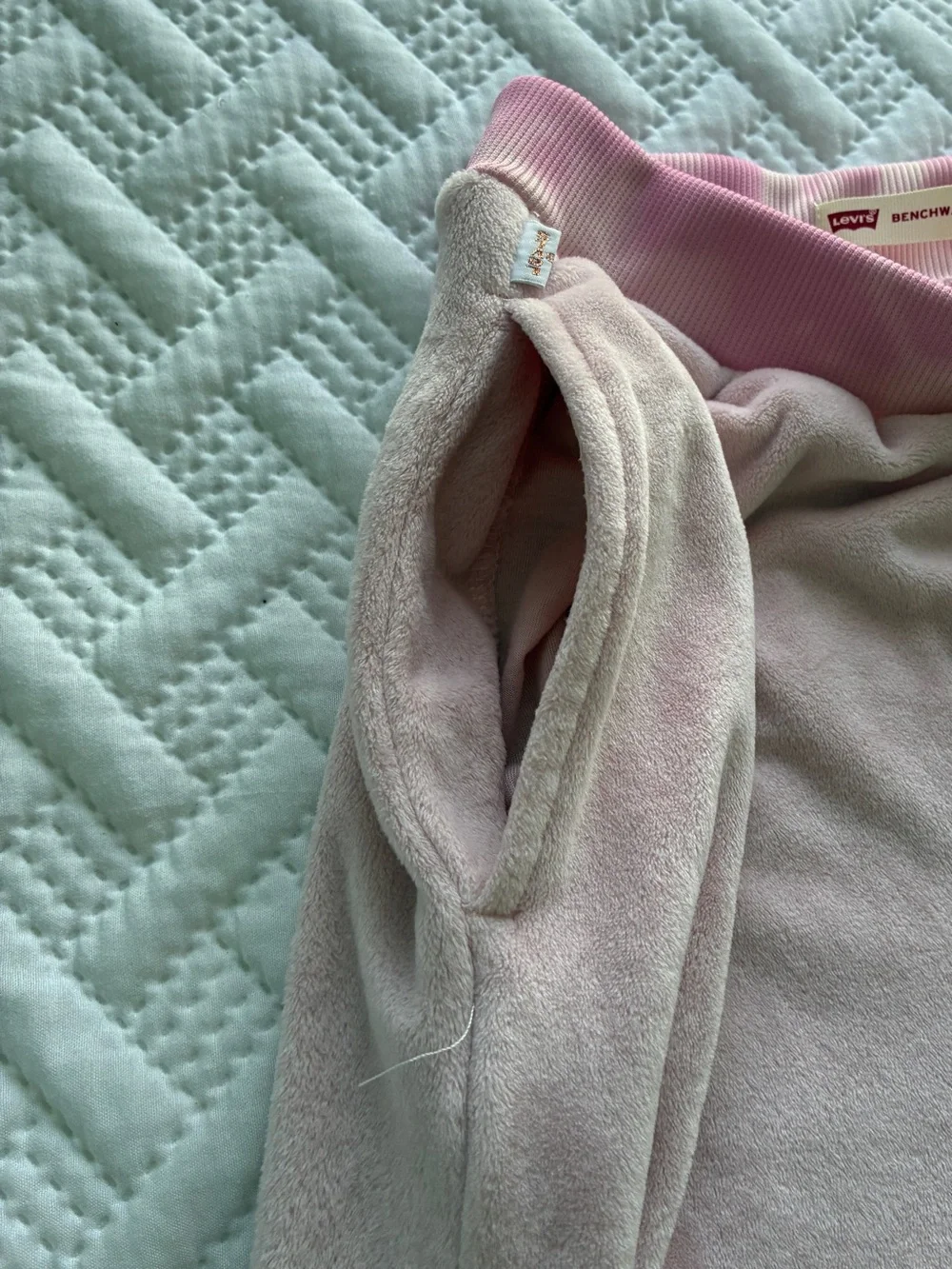 Levis light pink